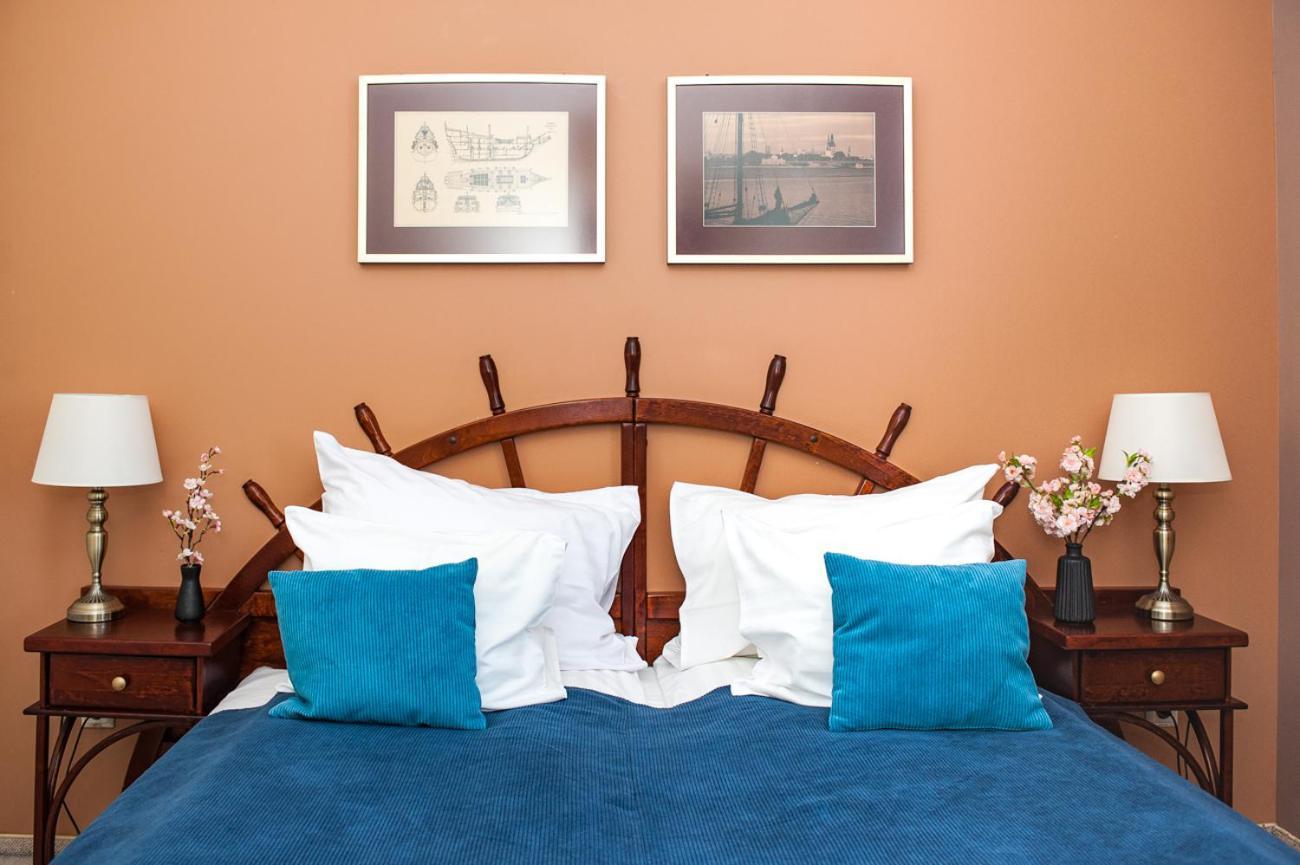 Port Hotel อาดาชิ ภายนอก รูปภาพ