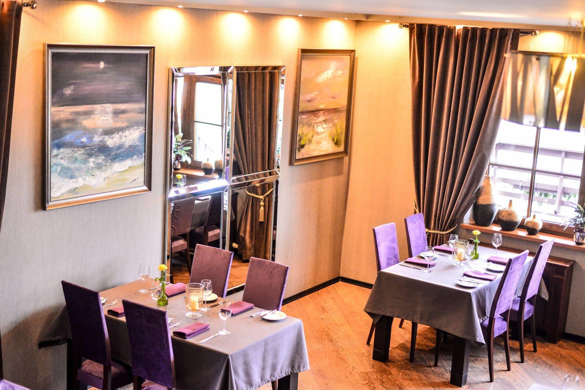 Port Hotel อาดาชิ ภายนอก รูปภาพ
